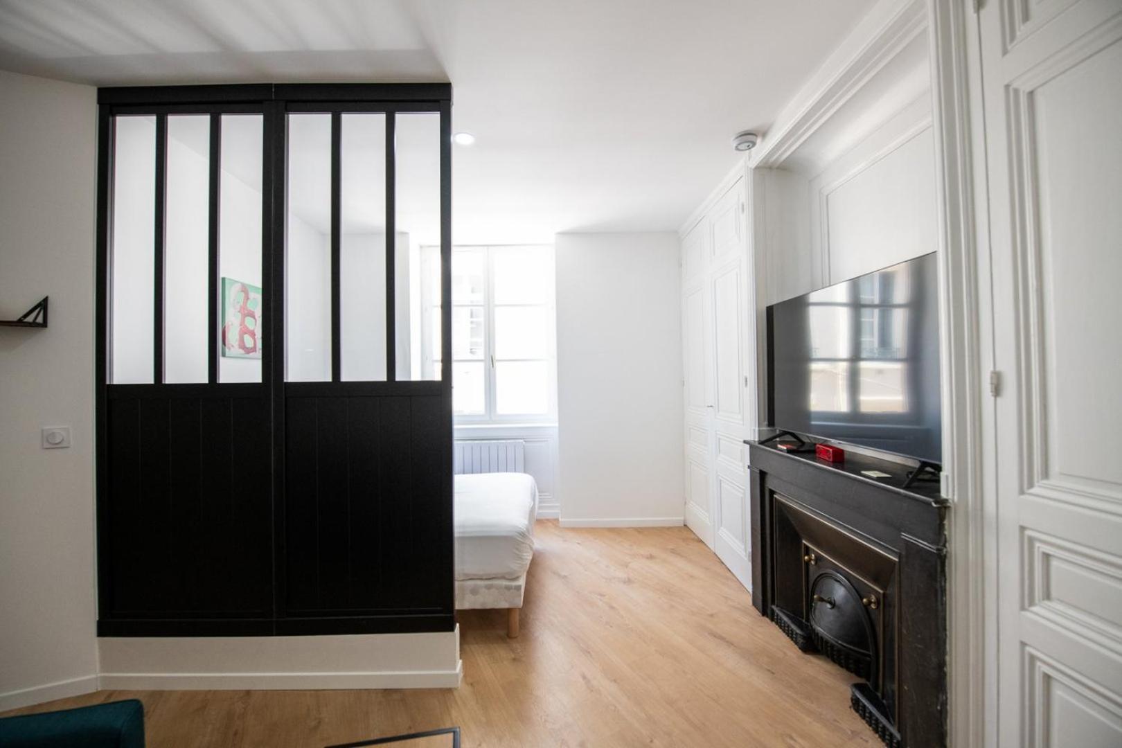 L'Arty - Tres Joli Studio Moderne Place Valmy Ліон Екстер'єр фото